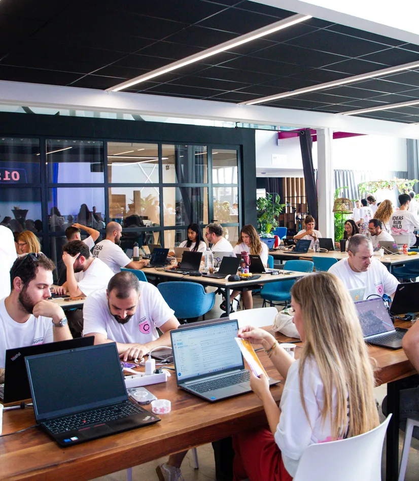 El equipo de Sesame HR trabajando durante un build day