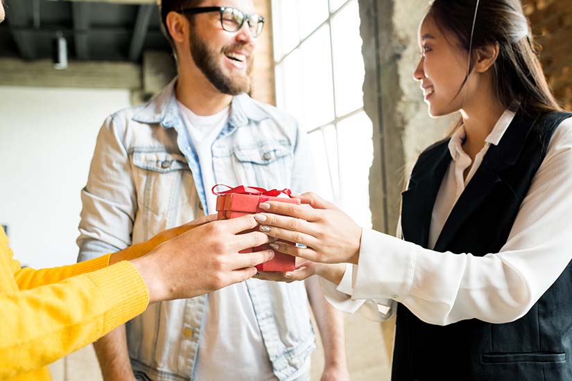 Regalos para los empleados, ¿sí o no?