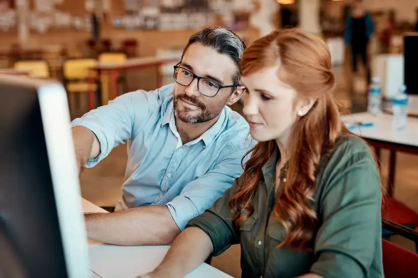 Cómo hacer reuniones de seguimiento de los empleados