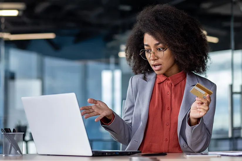 Cómo controlar los gastos de tus empleados con tarjeta corporativa